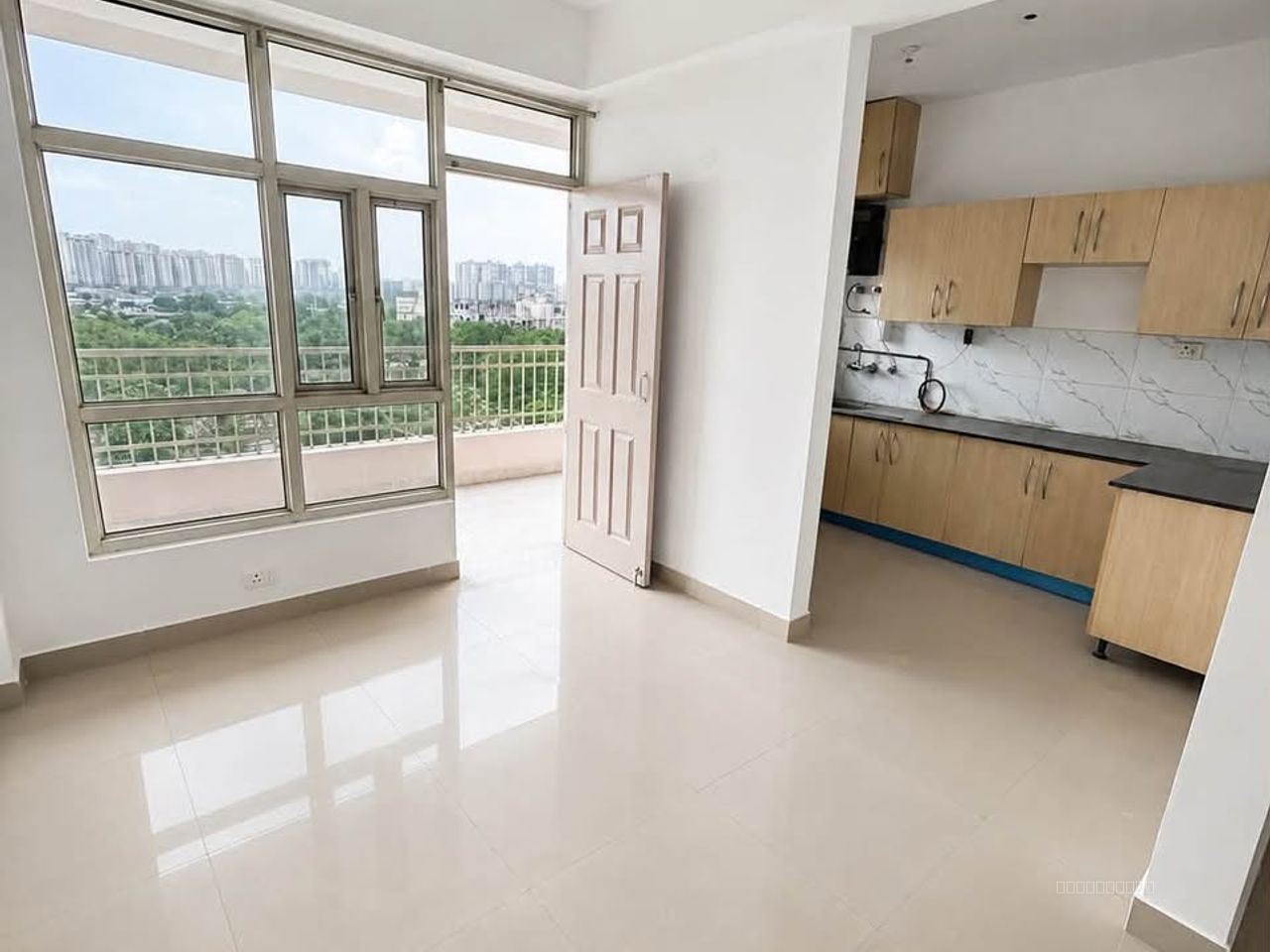 3 BHK Apartments for Rent – Supertech Capetown, Sector 74, Noida Location — 3 BHK for rent in Supertech Capetown, Sector 74, Noida, Noida — photo 5 of 5