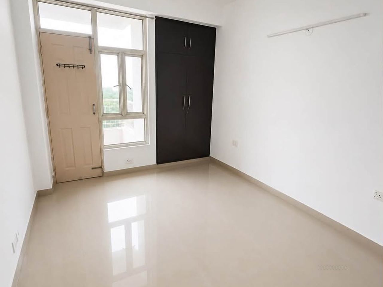 3 BHK Apartments for Rent – Supertech Capetown, Sector 74, Noida Location — 3 BHK for rent in Supertech Capetown, Sector 74, Noida, Noida — photo 4 of 5