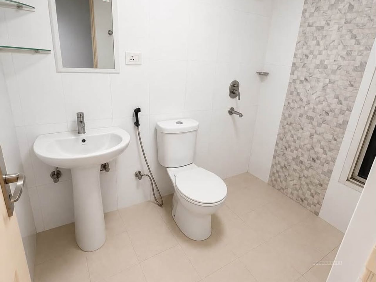3 BHK Apartments for Rent – Supertech Capetown, Sector 74, Noida  Location — 3 BHK for rent in Supertech Capetown, Sector 74, Noida, Noida