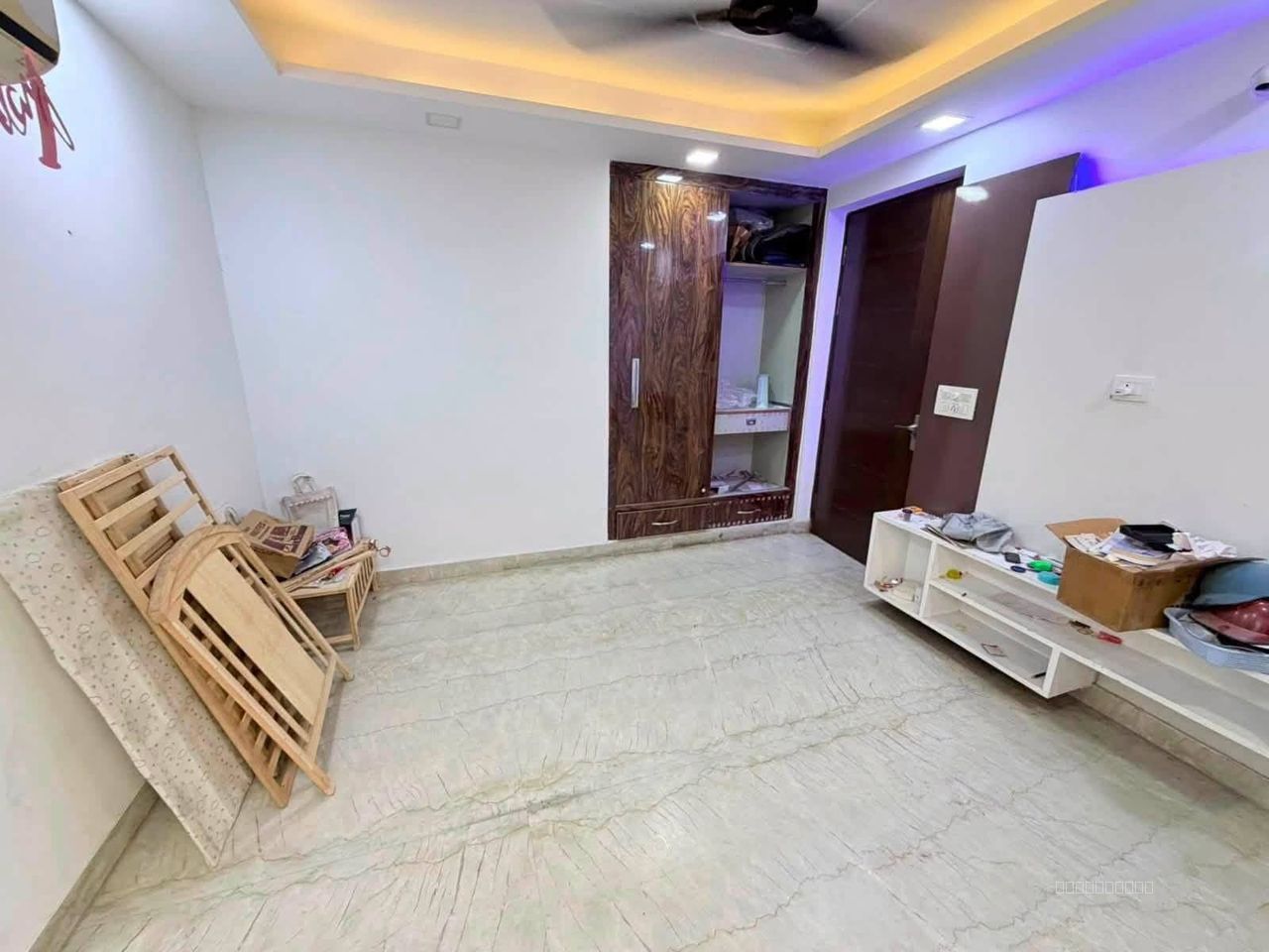 3 BHK Semi-Furnished Flat for Rent – Chhatarpur — 3 BHK for rent in Chhatarpur, Delhi — photo 2 of 5