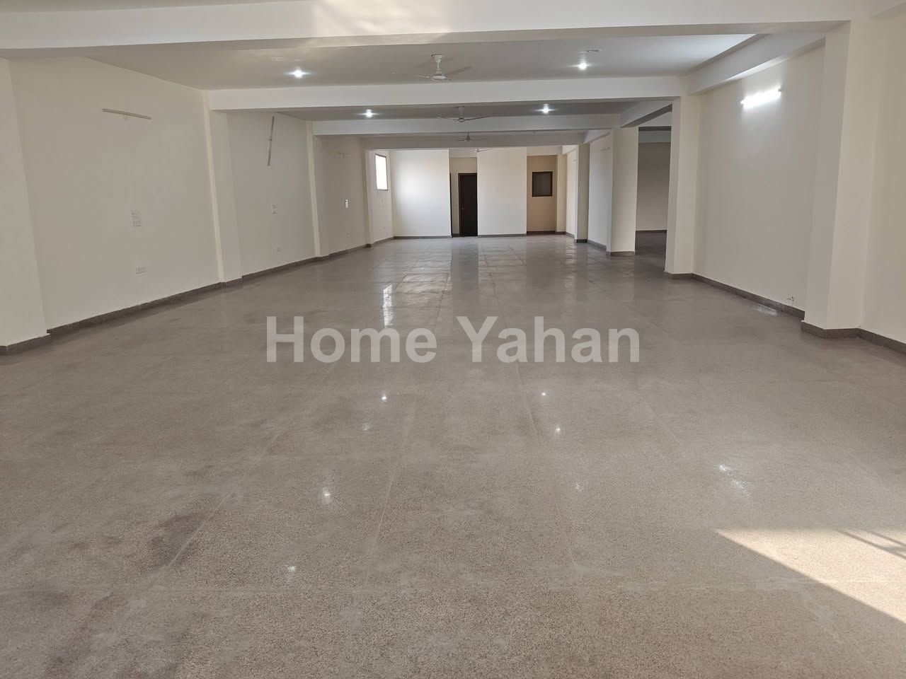 Commercial Property for Sale or Lease on MG Road, Ghitorni, South Delhi | Near Metro Station for sale in Ghitorni, Delhi — photo 4 of 4