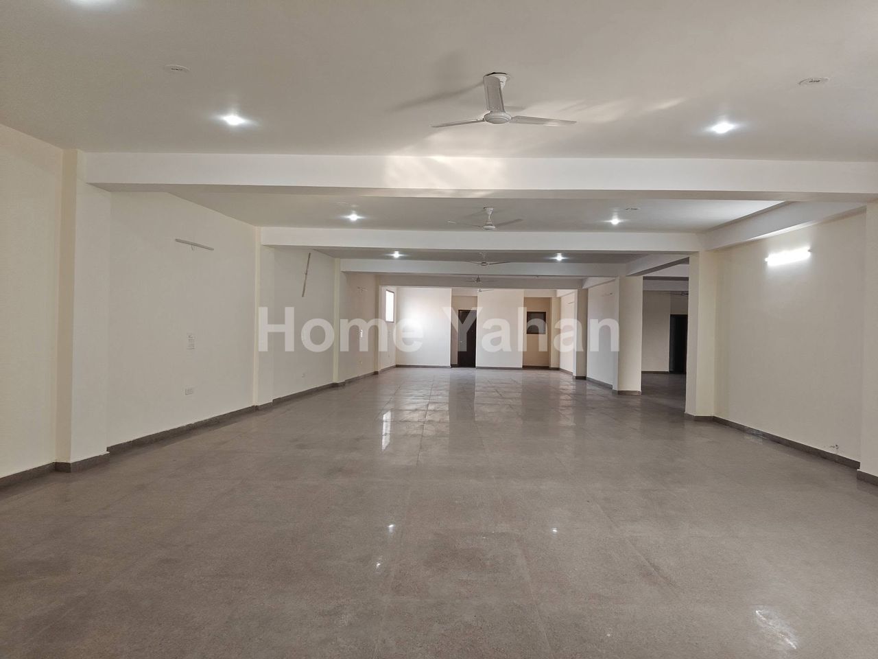 Commercial Property for Sale or Lease on MG Road, Ghitorni, South Delhi | Near Metro Station for sale in Ghitorni, Delhi — photo 2 of 4