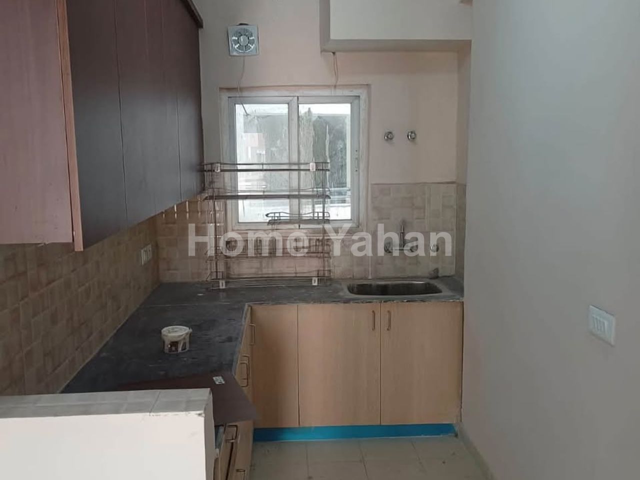 2 BHK Semi-Furnished Flat Available for Rent — 2 BHK for rent in Near 1 Murti, Noida Expressway, Noida Extension — photo 2 of 4