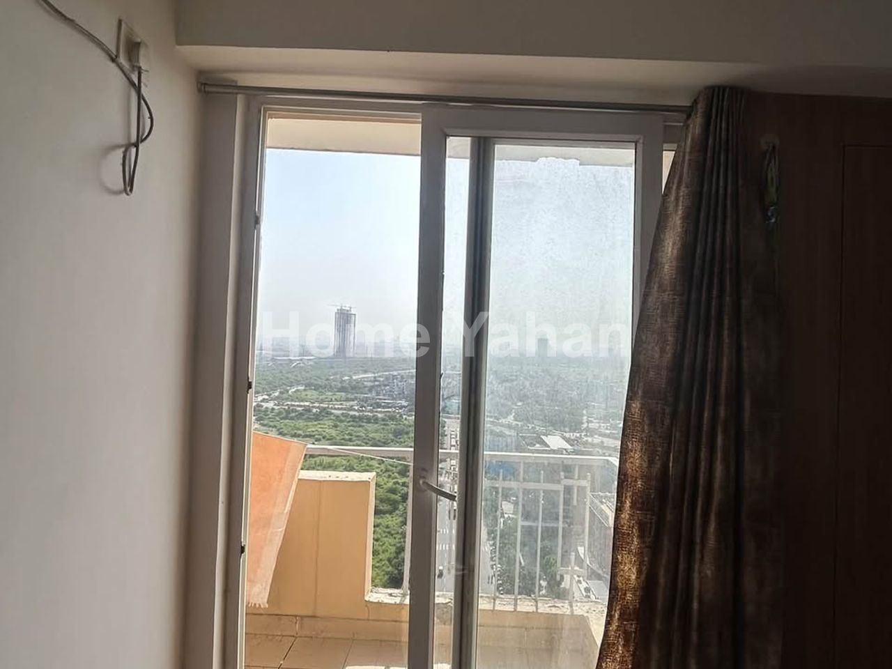 fully furnished 3BHK apartment available for rent in Noida Sector 62 — 3 BHK for rent in Noida Sector 62, Noida — photo 3 of 4