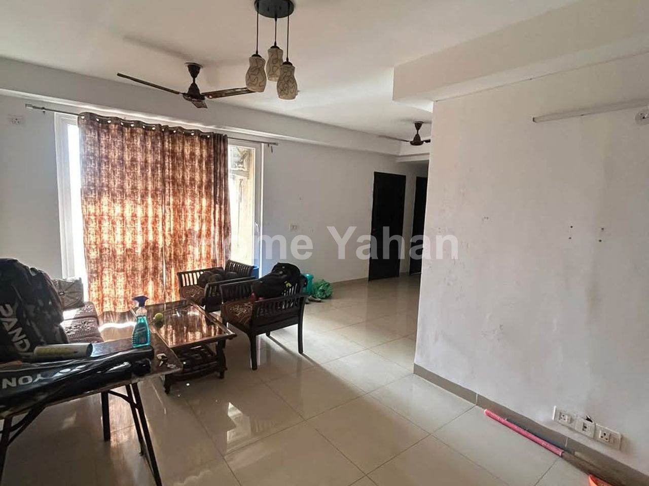 fully furnished 3BHK apartment available for rent in Noida Sector 62 — 3 BHK for rent in Noida Sector 62, Noida — photo 1 of 4