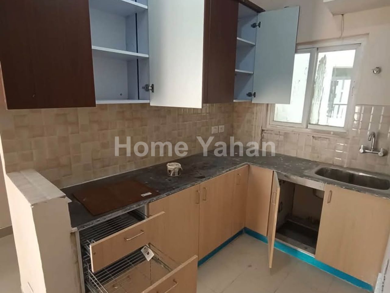 2 BHK Semi-Furnished Flat Available for Rent — 2 BHK for rent in Near 1 Murti, Noida Expressway, Noida Extension — photo 1 of 4